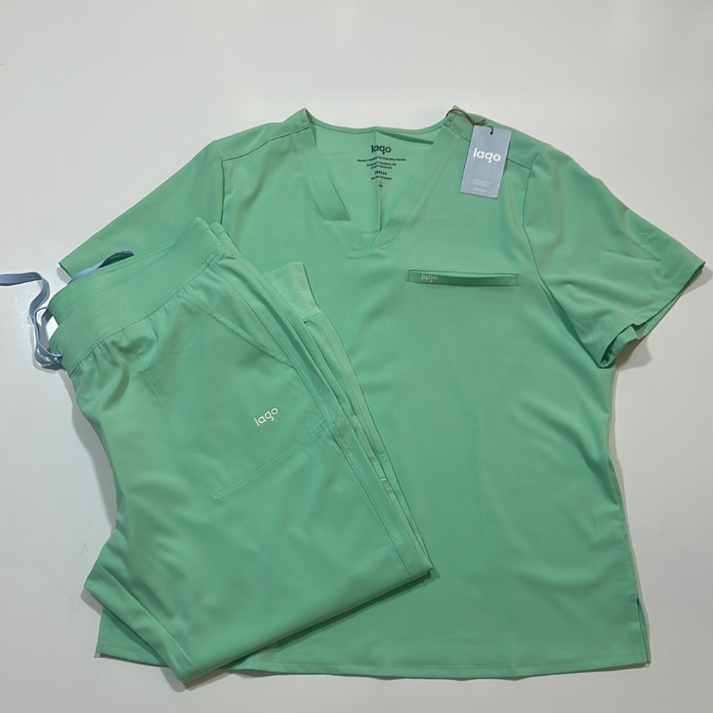 Lago Mint green scrubs 2XL